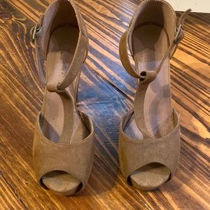 Brown suede strappy heel